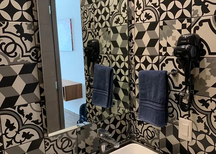 George Luxury * Playa del Carmen